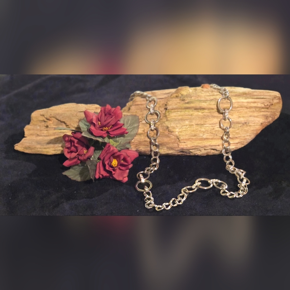 Elegant Silver Chain Necklace with Gem Accents